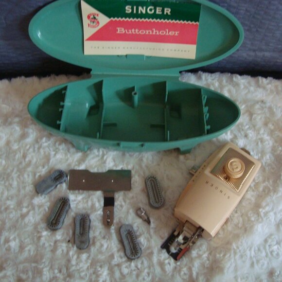 Vintage Singer Buttonholer Attachment with Case and Manual - Picture 3 of 7